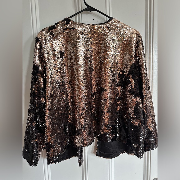 Gold and black sparkly sequin jacket/cardigan. Torrid size 1/2 (XL / XXL) - Picture 2 of 6